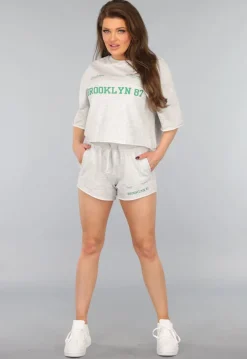 Cropped Shirt in Grijs met Groene Tekst