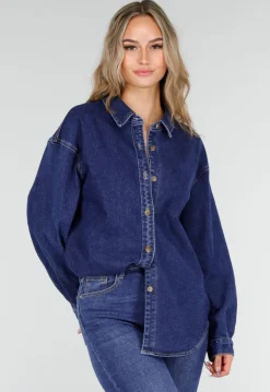 Donkerblauw Denim Overhemd met Oversized Pasvorm en Knoopsluiting