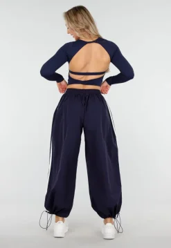 Donkerblauwe Crop Top met Pads en Open Rug