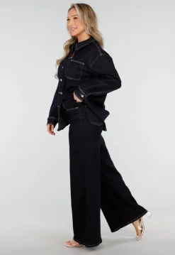 Donkerblauwe Flared Jeans met High Waist en Contrasterende Stiksels