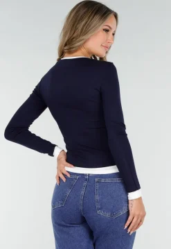 Donkerblauwe Longsleeve Top met Witte Boorden aan Hals en Mouwen