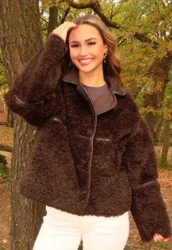 Donkerbruine Teddy Jas met Knoopsluiting