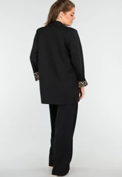 Elegant Zwart Pak met Leopardprint Accenten