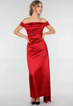 Felrode Off Shoulder Maxi Jurk in Satijn