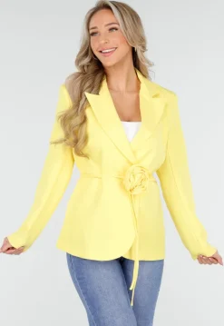 Gele Blazer met Ceintuur en Bloemdetail in Taille