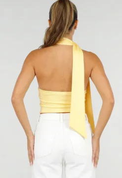 Gele Halter Crop Top met Open Rug en Diepe V-Hals