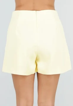 Gele High Waist Short met Overslag en Sierknopen