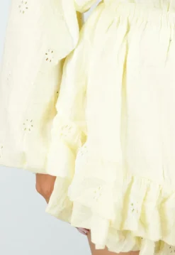Gele Mousseline Playsuit met Broderie Details en Volants