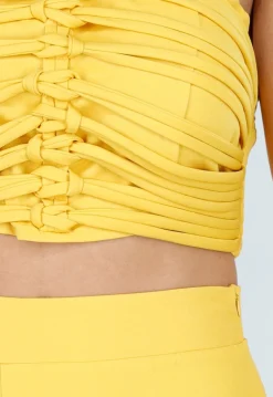 Gele Set met Halter Crop Top en Wijde High Waist Broek