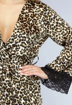 Glanszijde Leopard Print Kimono met Tailleband