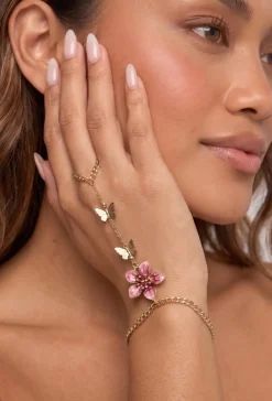 Gouden Handketting met Roze Bloem en Vlinder Bedels