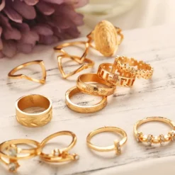 Gouden Vintage Dertiendelige Ringen Set