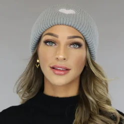Grijze Beanie met Wit Hartje