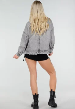 Grijze Denim Jas met Klepzakken, Trekkoord en Drukknoopsluiting
