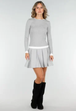 Grijze Longsleeve Top met Witte Boorden aan Hals en Mouwen