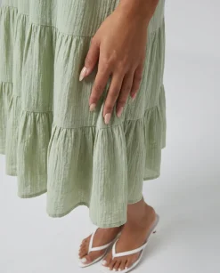 Groene Mousseline Midi Jurk met Open Rug en Volants
