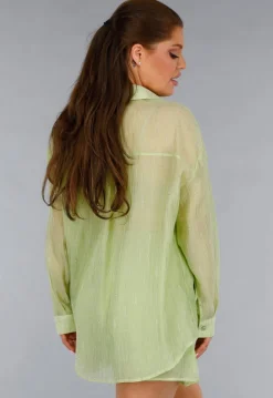 Groene Tweedelige Set met Doorschijnende Blouse en Elastische Short