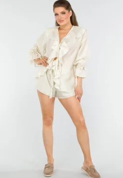 Ivoorkleurige Top met Ruffles en Short