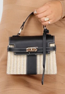 Kleine Raffia Handtas met Zwarte Lederlook Afwerking