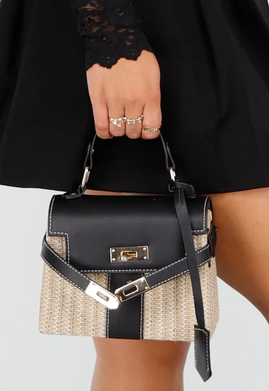Kleine Raffia Handtas met Zwarte Lederlook Afwerking