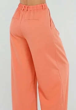 Koraalkleurige Tall Pantalon met Wijde Pijpen en Plooien