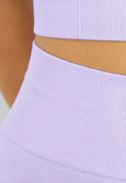 Korte Lila Yoga Set met Gekruist Rug Detail