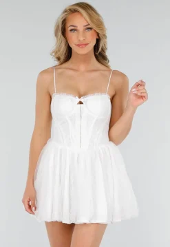 Korte Witte Kanten Jurk met Spaghettibandjes en Korsetlook