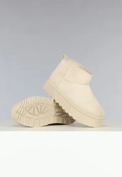 Lage Beige Suèdelook Winterlaarsjes met Bont en Plateau Zool