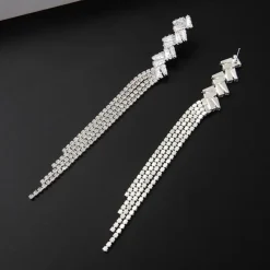Lange Zilveren Strass Oorbellen met Zigzag