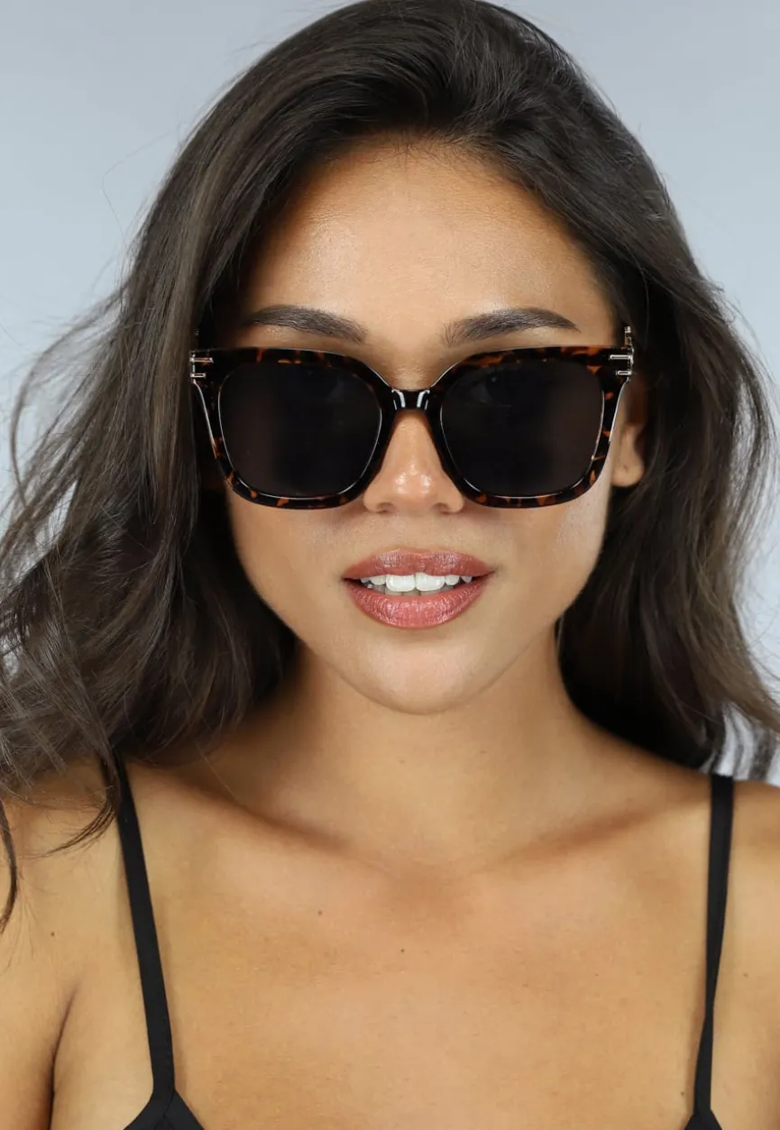 Leopard Retro Zonnebril met Gouden Montuur