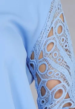 Lichtblauwe Blouse met See-Through Crochet Mouwen
