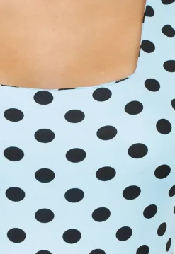 Lichtblauwe Body met Zwarte Polkadots en Vierkante Hals