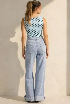 Lichtblauwe Body met Zwarte Polkadots en Vierkante Hals