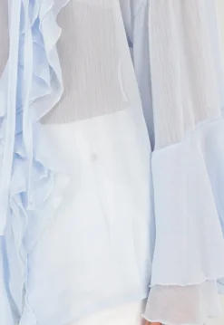 Lichtblauwe Chiffon Blouse met Ruches en Knoopsluiting