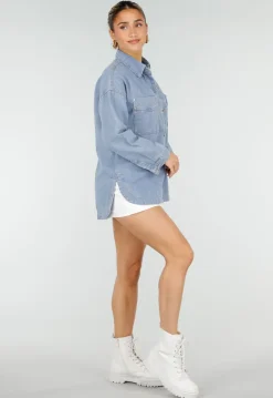 Lichtblauwe Denim Blouse met Lange Mouwen en Borstzakken