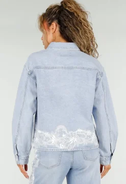 Lichtblauwe Denim Blouse met Kant en Knopen