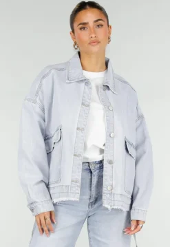 Lichtblauwe Denim Jas met Klepzakken en Trekkoorden