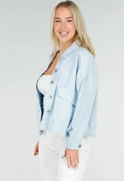 Lichtblauwe Denim Jas met Klepzakken, Trekkoord en Knoopsluiting