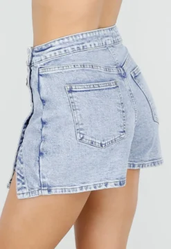 Lichtblauwe Denim Mini Skort met Overslag en Rij Knopen