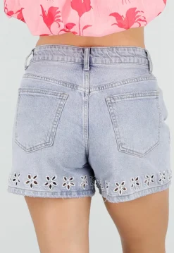 Lichtblauwe Denim Shorts met Geborduurde Bloemenzoom