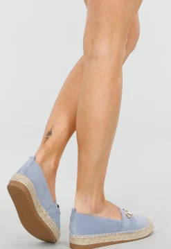 Lichtblauwe Espadrilles van Suèdelook met Gevlochten Zool en Gouden Bit