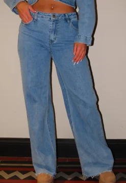 Lichtblauwe Mid Waist Wide Leg Jeans met Raw Edge Zoom