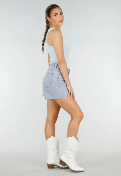 Lichtblauwe Rib Tanktop met Roze Tekst en Aansluitende Pasvorm