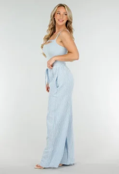 Lichtblauwe Stretch Top met Cut-Out, Pads en Smalle Bandjes
