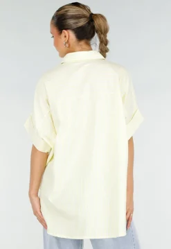 Lichtgele Gestreepte Oversized Blouse met Kraag en Korte Mouwen