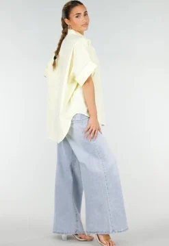 Lichtgele Gestreepte Oversized Blouse met Kraag en Korte Mouwen