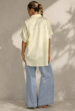 Lichtgele Gestreepte Oversized Blouse met Kraag en Korte Mouwen