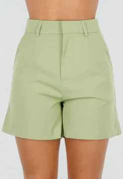 Lichtgroene Mouwloze Blazer en Tailored Short Set met Riem