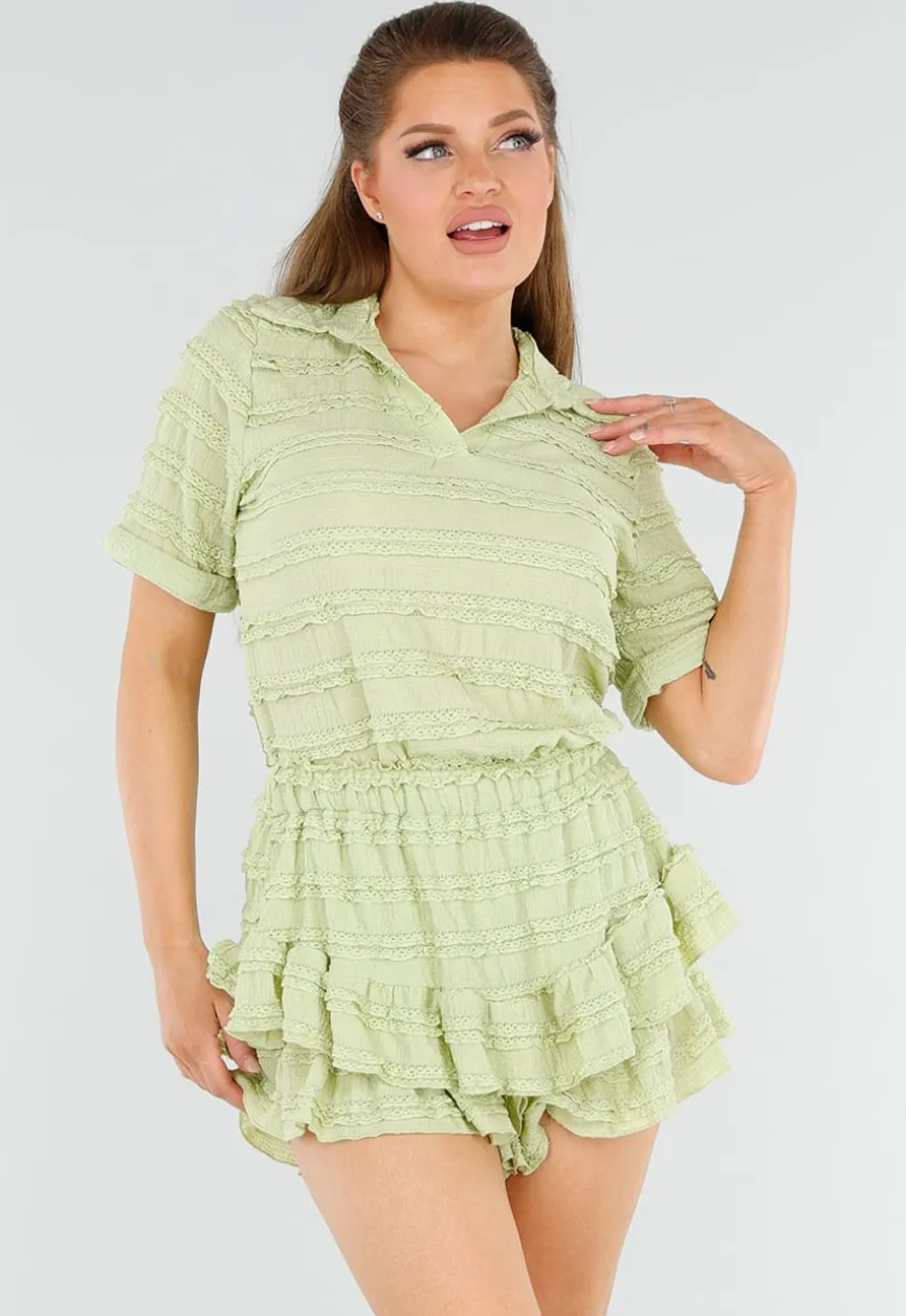 Lichtgroene Set met Kraagshirt en Gelaagde Rucheshort