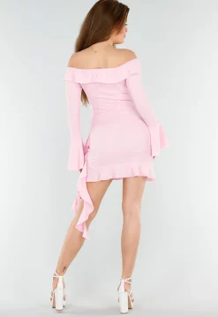 Lichtroze Off-Shoulder Jurk Met Volants en Lange Mouwen